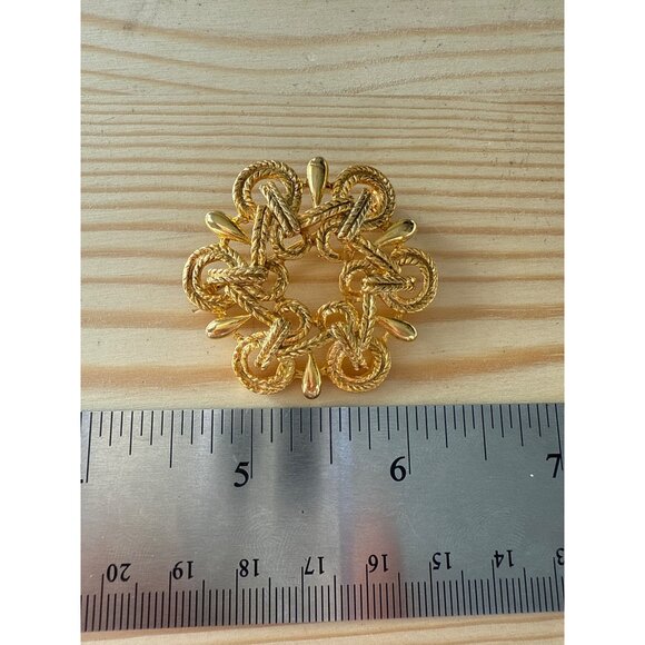 Vintage Design Gold-Tone Filigree Pin Brooch Intricate Design - Picture 3 of 4